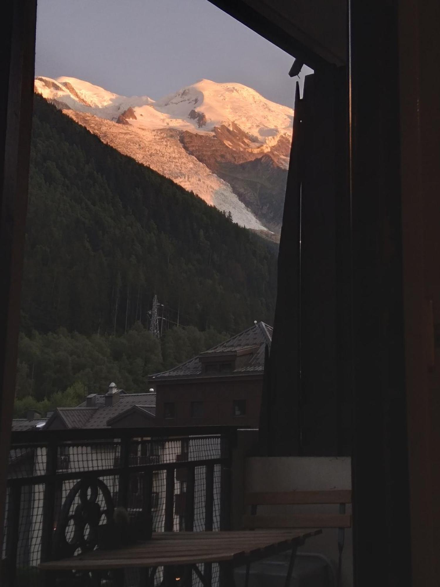 Appartamento Cocon Douillet Au Pied De L'Aiguille Du Midi Chamonix Camera foto
